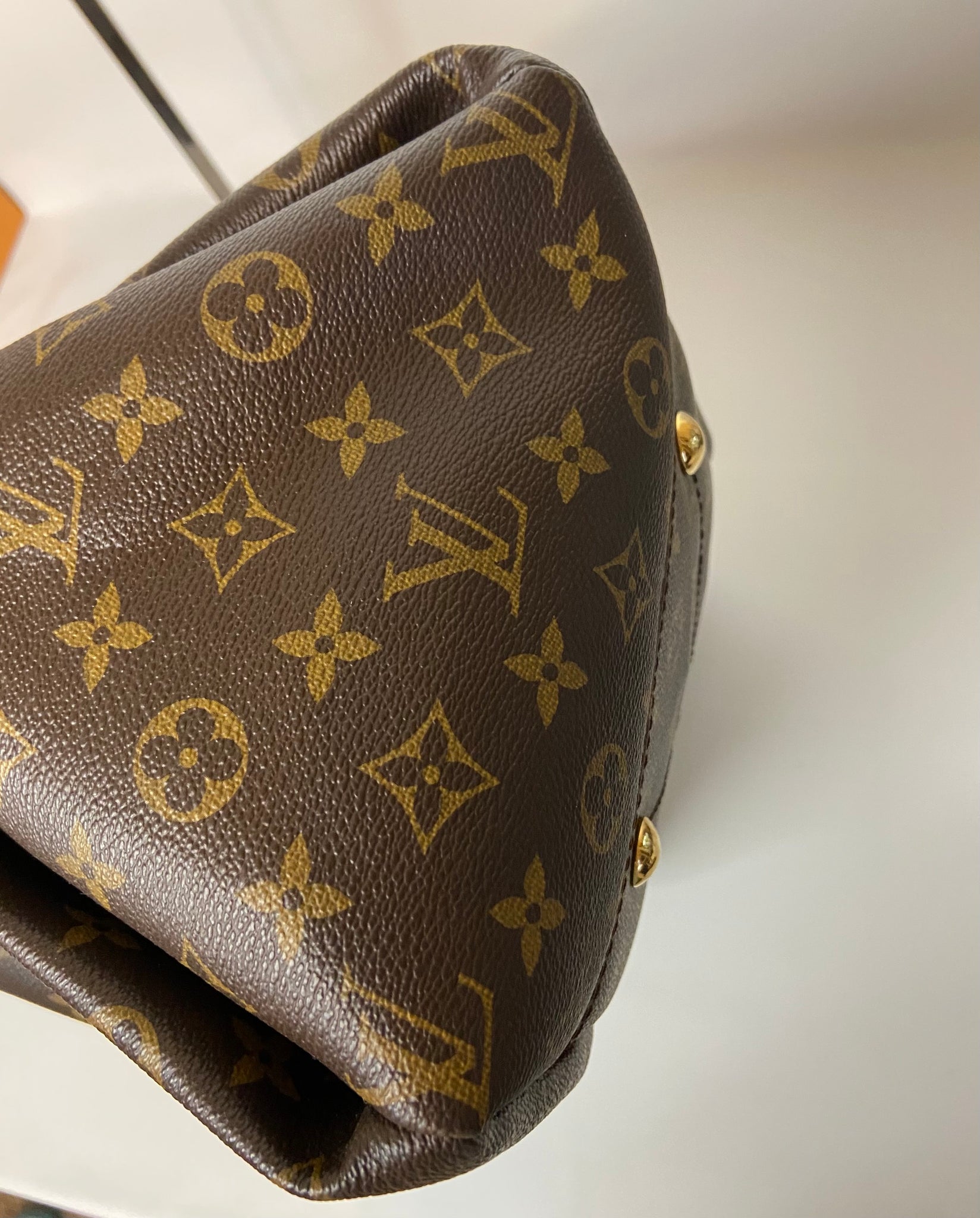 Louis Vuitton, Bags, Authentic Louis Vuitton Artsy Mm Mng Bag M4249