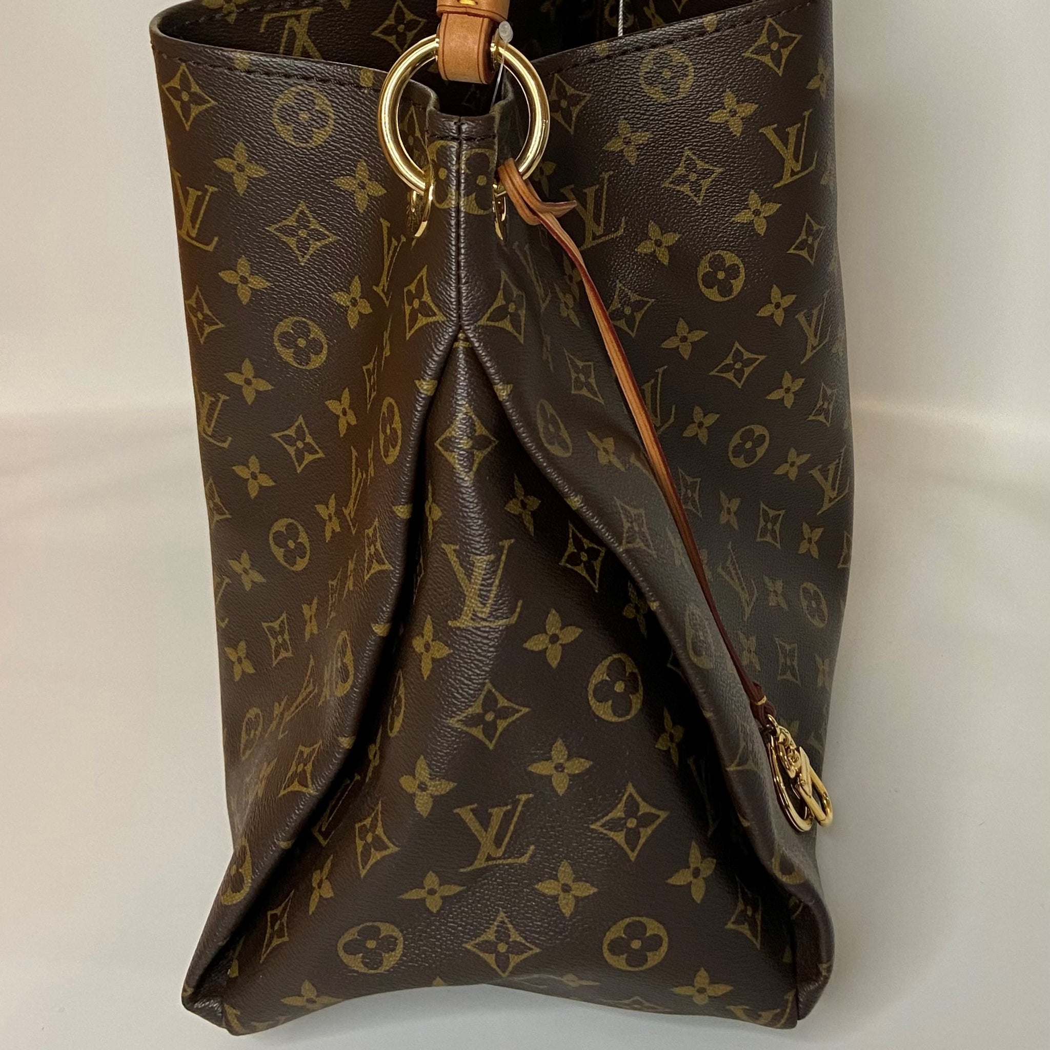 Louis Vuitton Artsy MM Oversized – Casstlo Bags