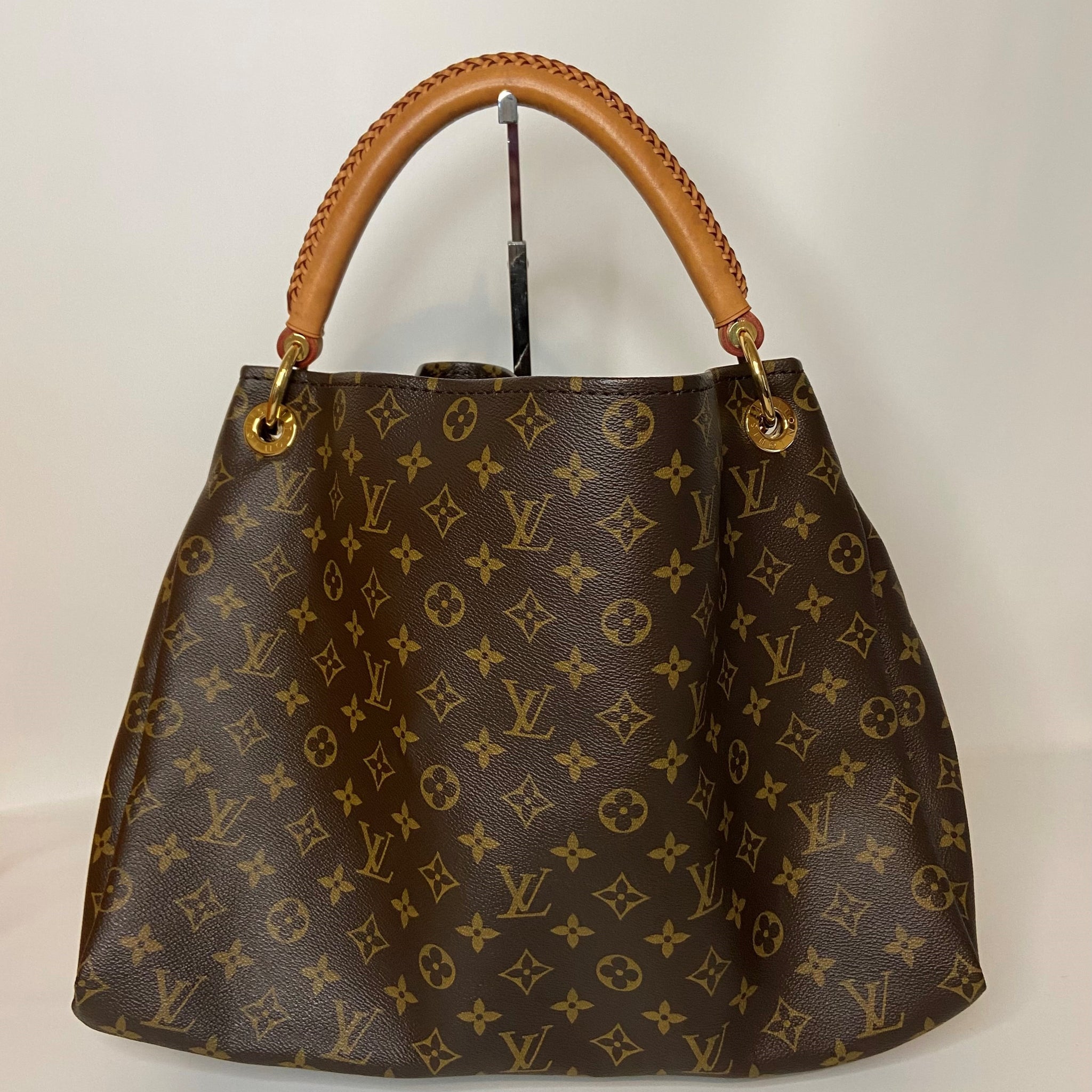 Louis Vuitton Artsy MM Bag Review 